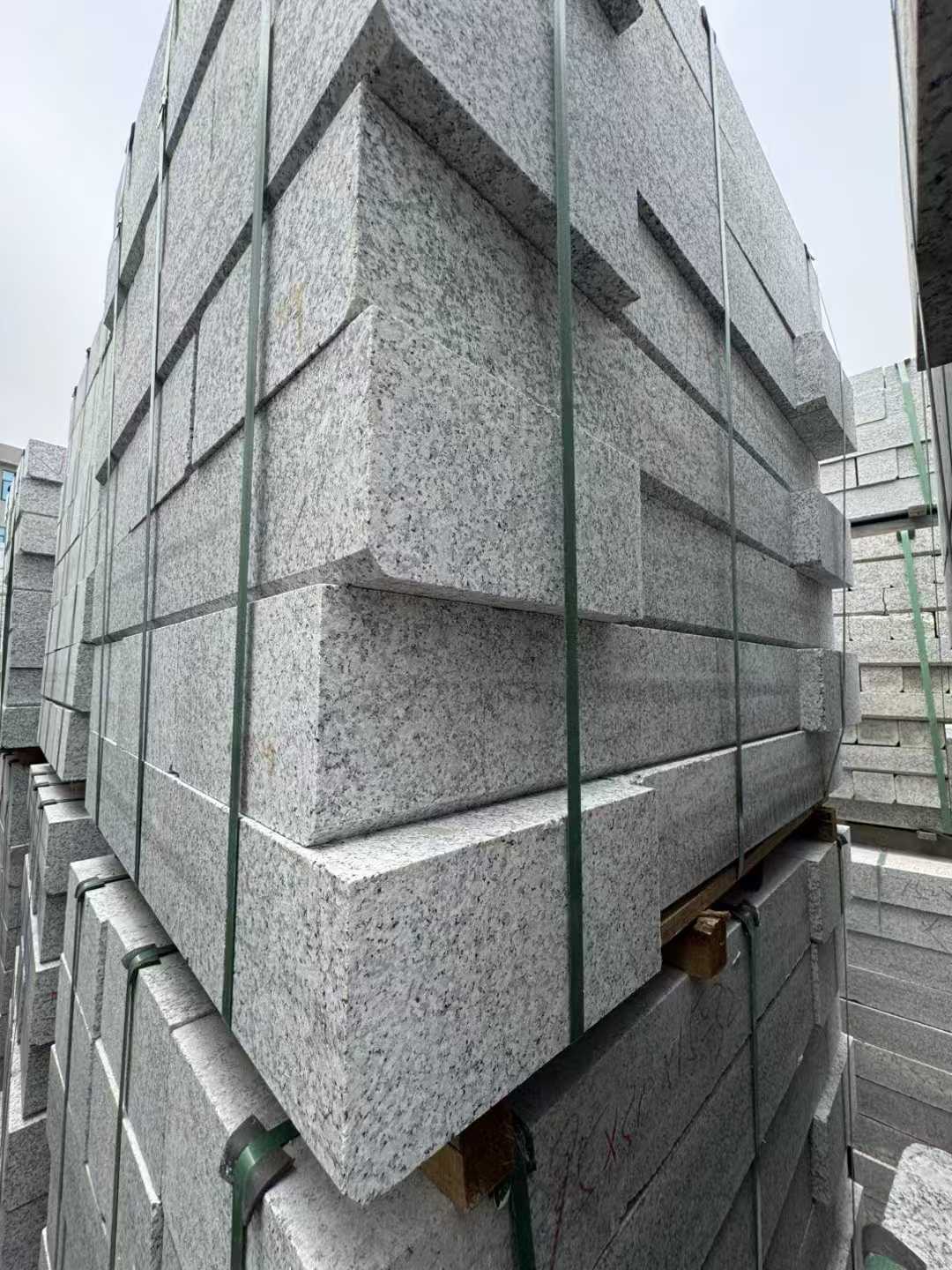 河北芝麻白路牙石 马路牙子
